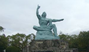 ���T���M���餺