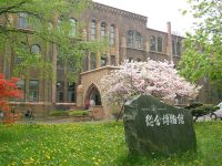 仲有櫻花的北大校園